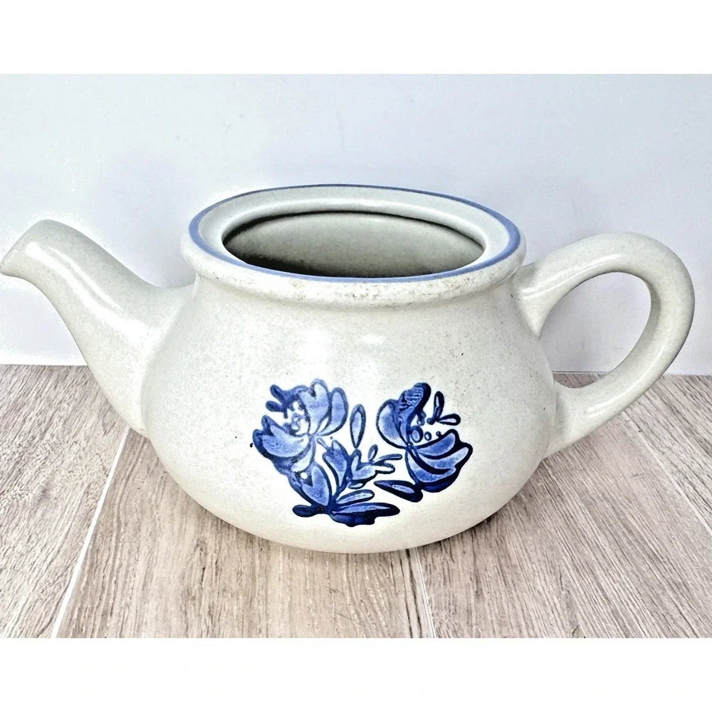 Pfaltzgraff Yorktowne Teapot‎ Blue Floral Stoneware Small Vintage USA Farmhouse
